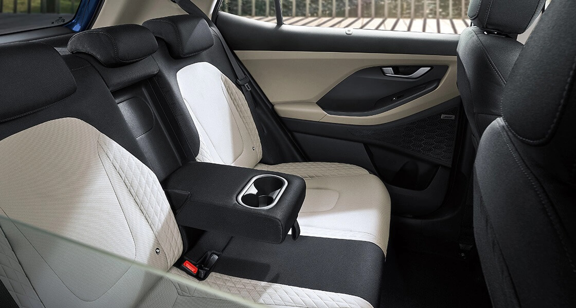كريتا creta su2 design interior black gray two tone pc