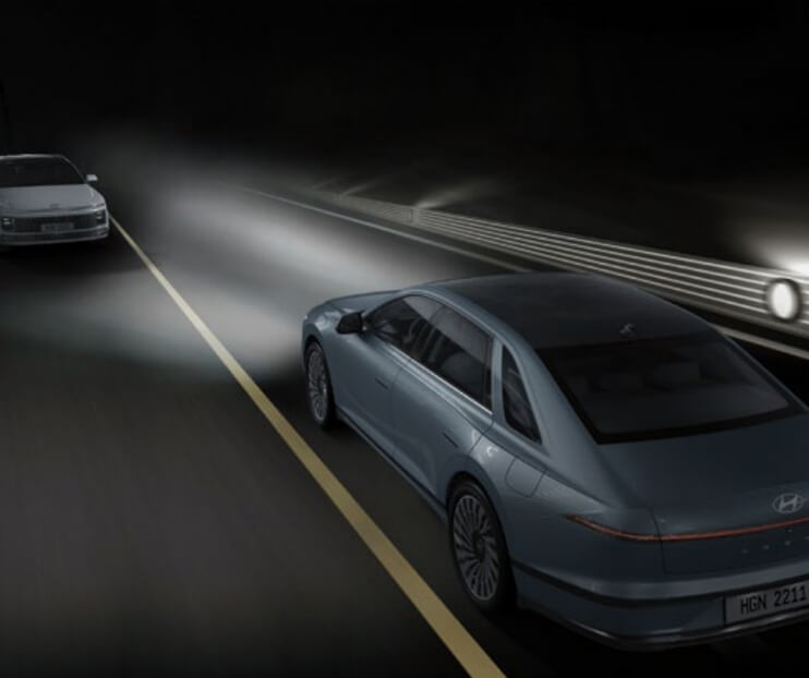 أزيرا Blind-Spot Collision-Avoidance Assist